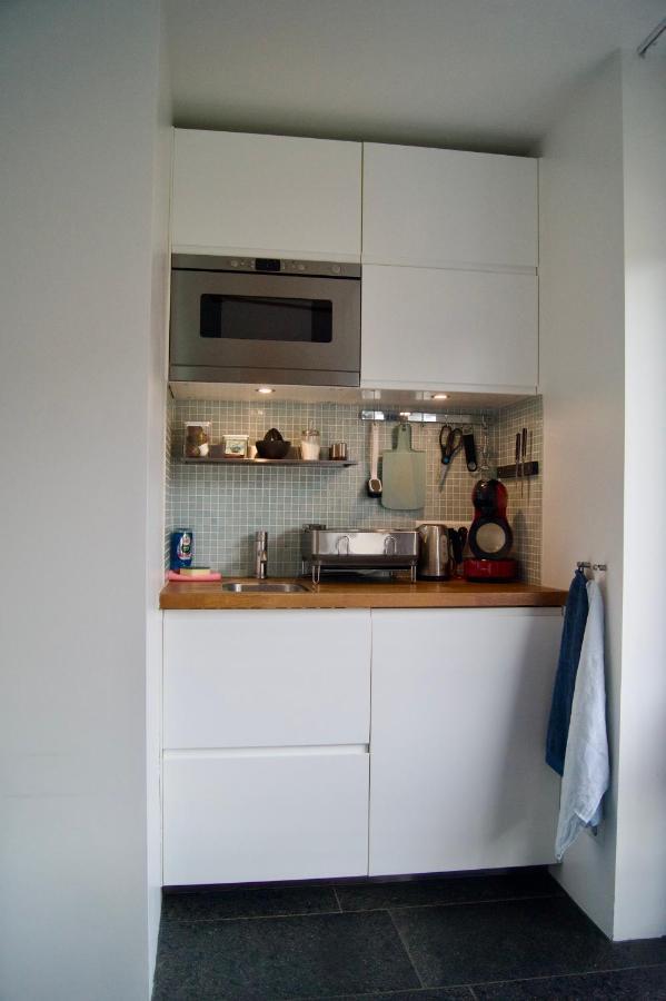 Room With A Few Amsterdam Extérieur photo