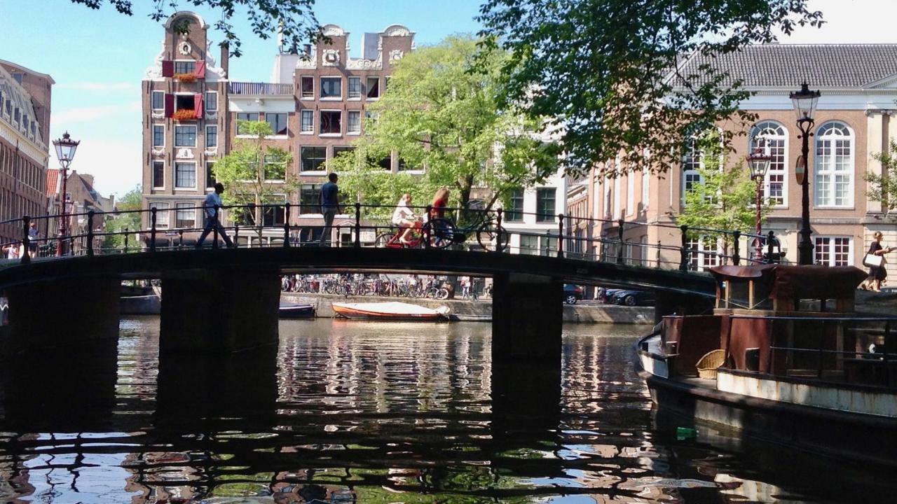 Room With A Few Amsterdam Extérieur photo