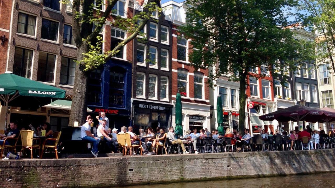 Room With A Few Amsterdam Extérieur photo